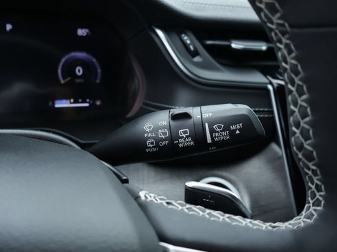 Used 2023 Jeep Grand Cherokee L Limited w/ Black Appearance Package AWD/4WD image 40