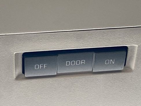 Used 2017 GMC Sierra 1500 SLT w/ All-Terrain Package AWD/4WD image 19