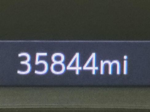 Used 2023 Chevrolet Traverse LT image 3