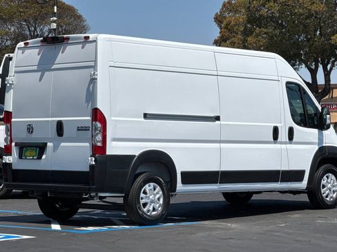 New 2025 RAM ProMaster 2500 w/ Quick Order Package 22G SLT image 4