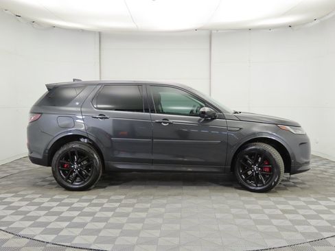 Used 2025 Land Rover Discovery Sport S image 4