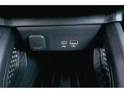 Used 2025 Chevrolet TrailBlazer LT image 24