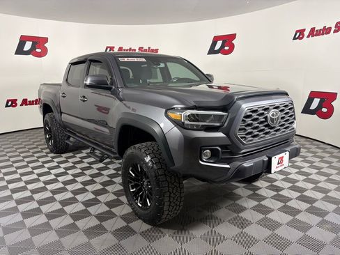 Used 2021 Toyota Tacoma TRD Off-Road AWD/4WD image 10