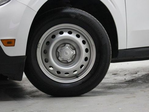 Used 2024 Ford Maverick XL image 3