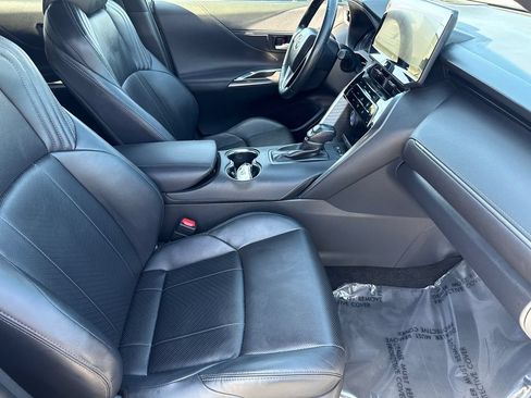 Used 2021 Toyota Venza Limited w/ Advanced Technology Package AWD/4WD image 13