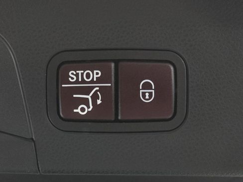 Used 2019 Mercedes-Benz GLC 300 4MATIC Coupe image 32
