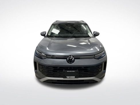 Used 2025 Volkswagen Tiguan S image 10