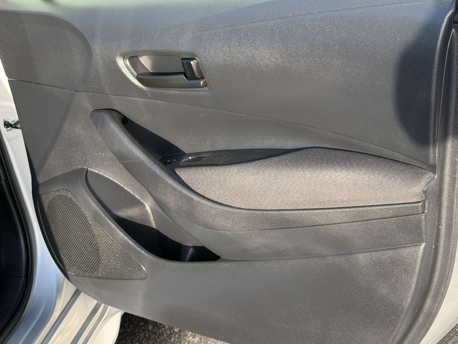Used 2025 Toyota Corolla LE FWD image 34
