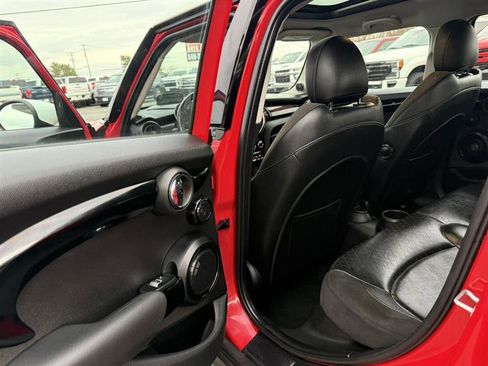 Used 2021 MINI Cooper S image 19