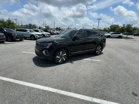 Certified 2026 Volkswagen Atlas SEL AWD/4WD image 4