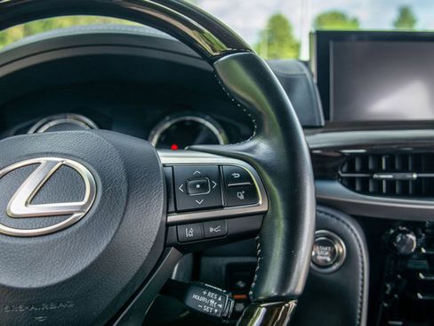 Used 2021 Lexus LX 570 4WD w/ Inspiration Series #2 image 20
