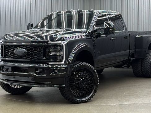 Used 2026 Ford F450 Platinum w/ FX4 Off-Road Package AWD/4WD image 1