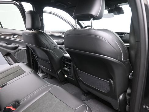 New 2026 Jeep Grand Cherokee Altitude RWD image 25