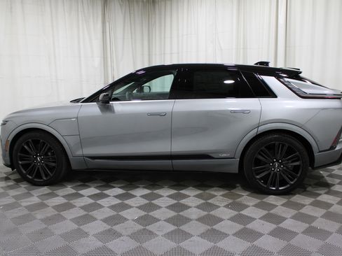 New 2026 Cadillac Lyriq V image 38