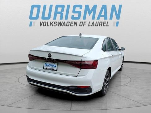 Used 2025 Volkswagen Jetta S image 3