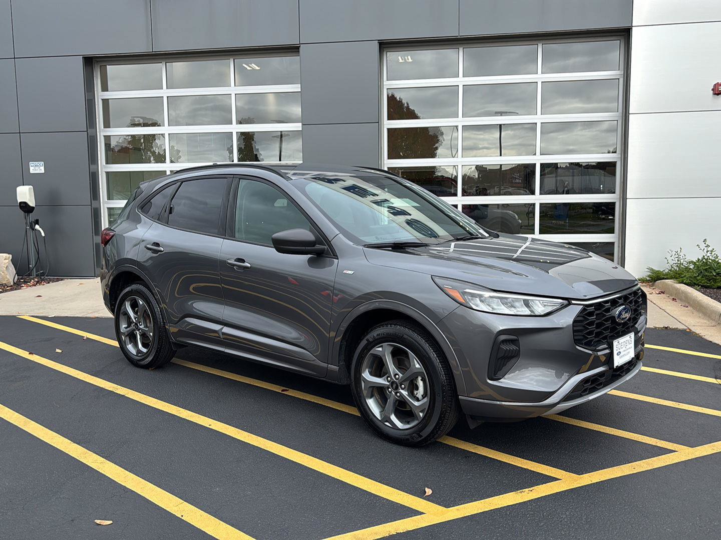 Certified 2024 Ford Escape ST-Line w/ Tech Pack #1 AWD/4WD image 2