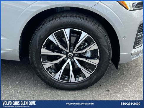 Used 2023 Volvo XC60 B5 Plus w/ Climate Package AWD/4WD image 6