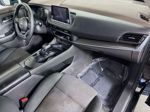 Used 2023 Nissan Rogue SV image 30