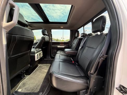 Used 2015 Ford F150 Lariat w/ Equipment Group 502A Luxury AWD/4WD image 19