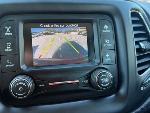 Used 2018 Jeep Compass Sport image 20