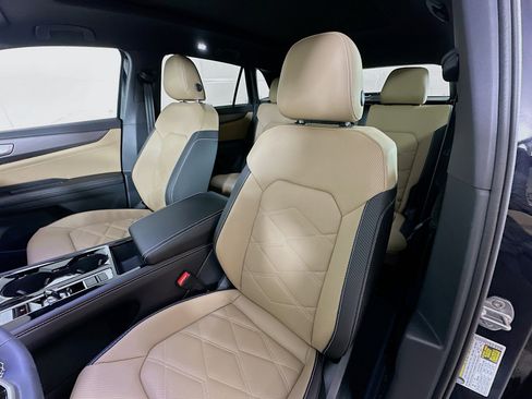 New 2026 Volkswagen Atlas Cross Sport SE image 19