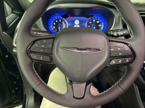 New 2026 Chrysler Pacifica Limited image 19