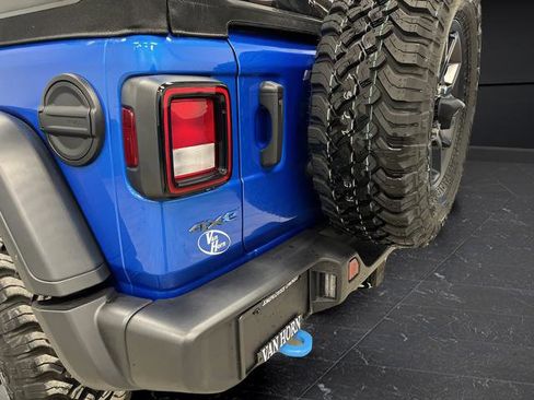 Used 2024 Jeep Wrangler Unlimited image 32