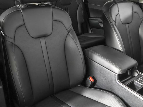 Used 2025 Kia Sorento EX image 46