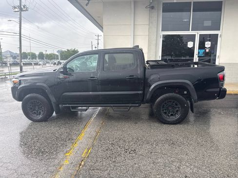 Used 2020 Toyota Tacoma TRD Pro AWD/4WD image 7