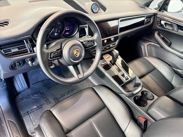 Certified 2026 Porsche Macan AWD/4WD image 4