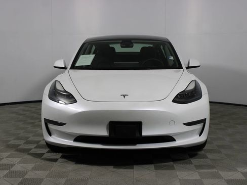 Used 2023 Tesla Model 3 Standard Range RWD image 2