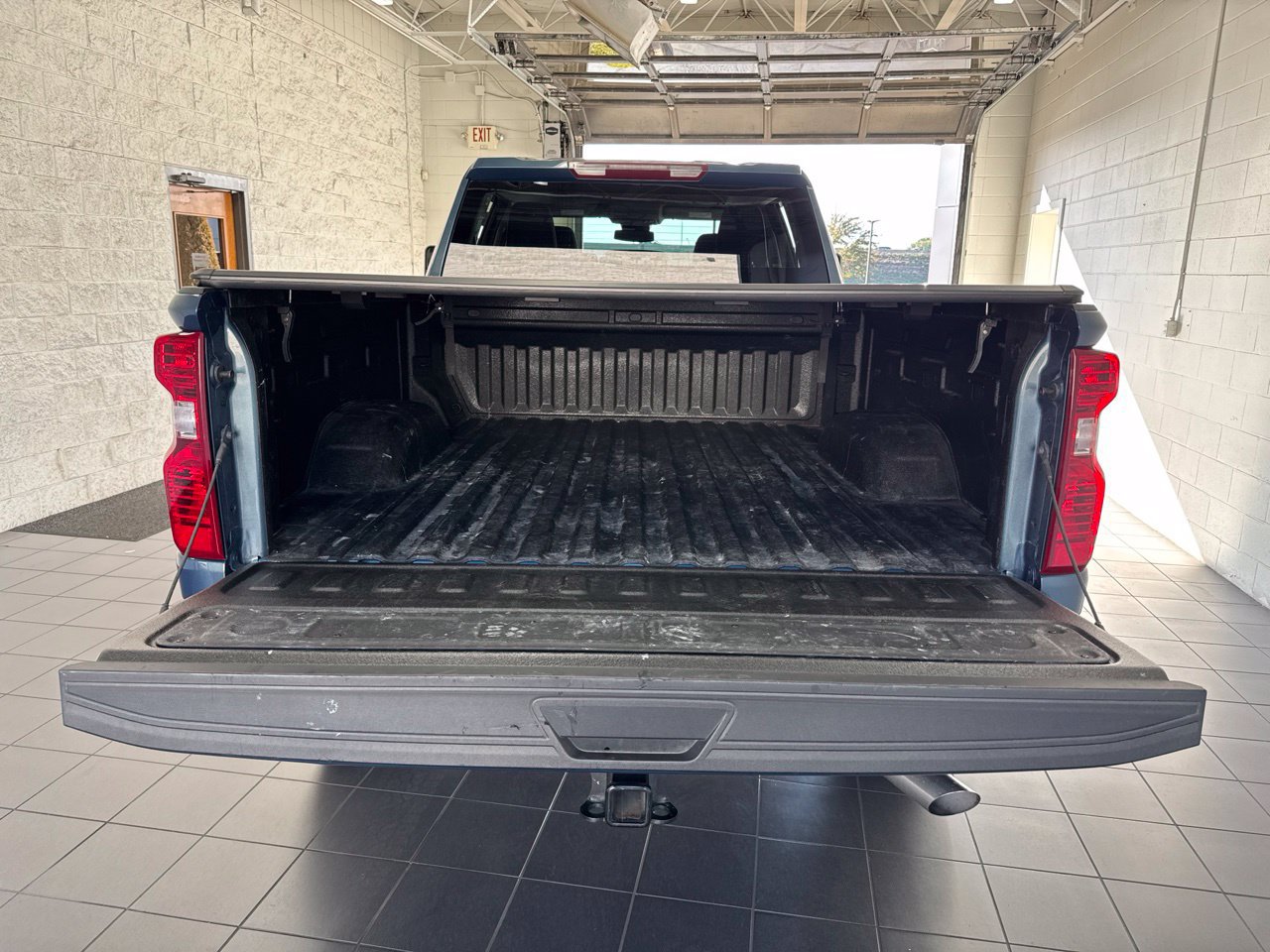 Used 2025 Chevrolet Silverado 2500 Custom w/ Custom Value Package AWD/4WD image 10