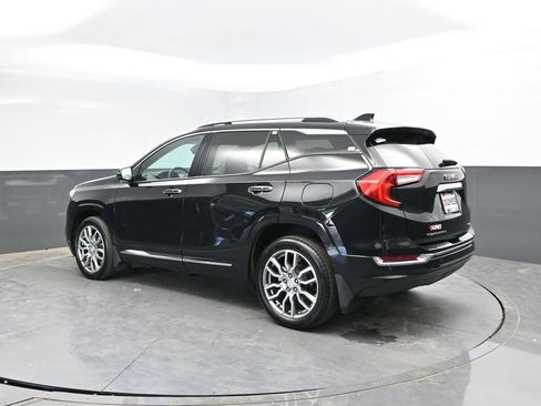 Used 2023 GMC Terrain Denali w/ Denali Premium Package AWD/4WD image 7
