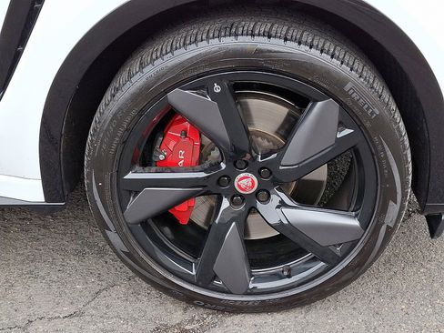 Used 2022 Jaguar F-PACE SVR image 10