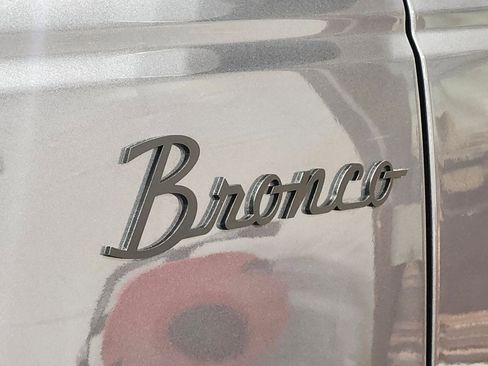 Used 2022 Ford Bronco Wildtrak image 38