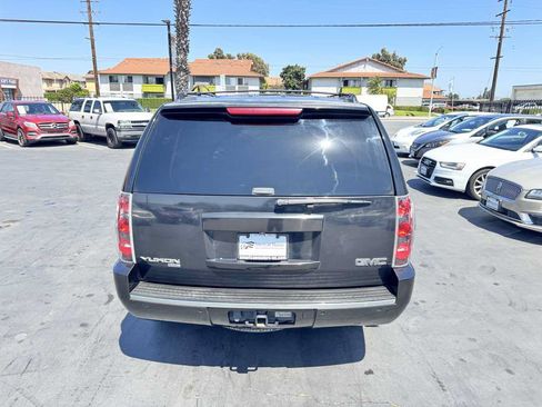 Used 2011 GMC Yukon Denali RWD image 4