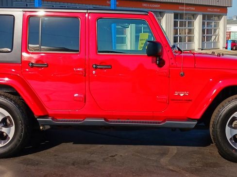 Used 2018 Jeep Wrangler Unlimited Sahara w/ Connectivity Group image 6