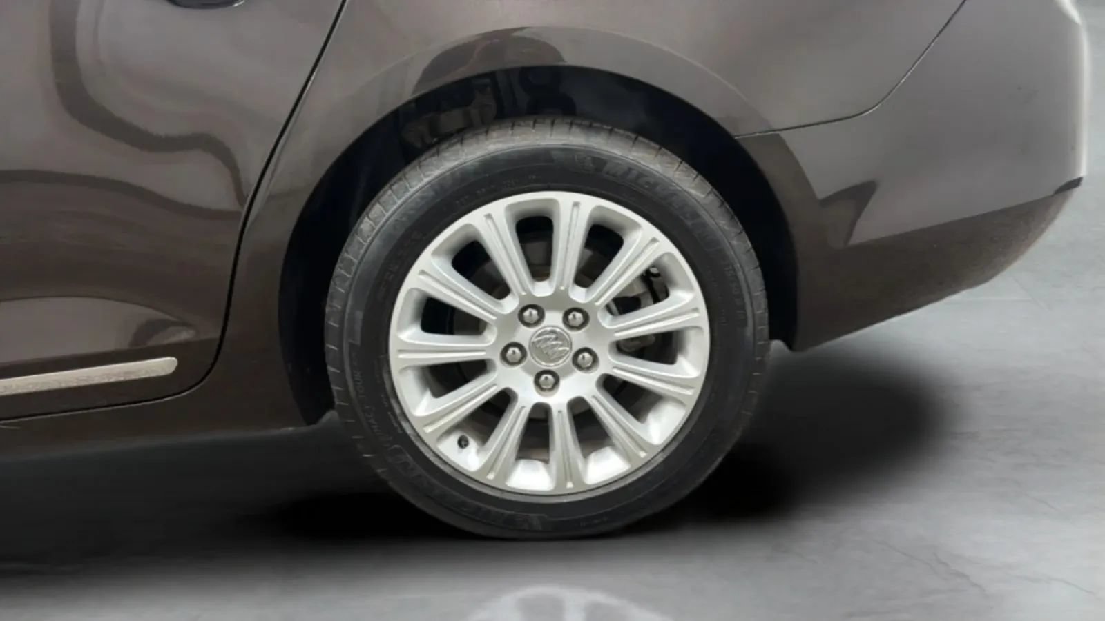 Used 2013 Buick LaCrosse Leather FWD image 24
