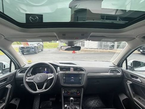 Used 2024 Volkswagen Tiguan SE w/ Panoramic Sunroof Package AWD/4WD image 32