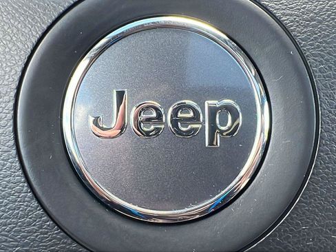 Used 2022 Jeep Grand Cherokee Limited w/ Trailer Tow Group IV AWD/4WD image 35