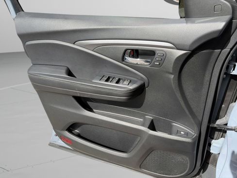 Certified 2024 Honda Ridgeline RTL image 17