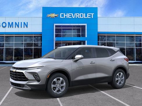 New 2025 Chevrolet Blazer LT image 2