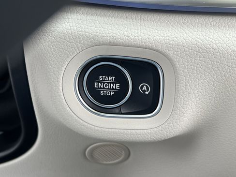 New 2026 Mercedes-Benz GLS 450 4MATIC image 40