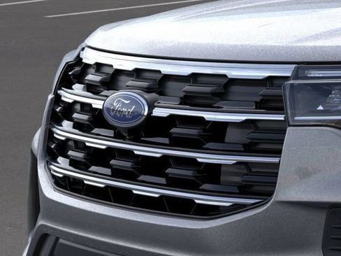 Used 2026 Ford Explorer Active AWD/4WD image 17