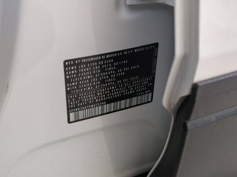 Used 2023 Volkswagen Tiguan SE w/ Panoramic Sunroof Package FWD image 28