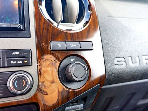 Used 2011 Ford F250 Lariat w/ Lariat Interior Pkg AWD/4WD image 21