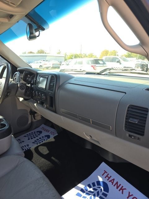 Used 2008 GMC Sierra 1500 SLE w/ Z71 Off-Road Package AWD/4WD image 19