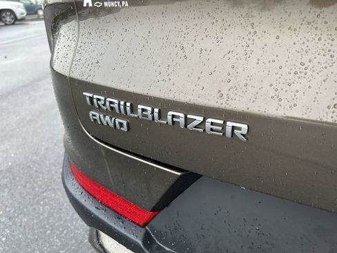 Used 2021 Chevrolet TrailBlazer ACTIV w/ Technology Package image 11