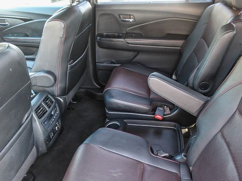 Certified 2022 Honda Pilot Black Edition image 19