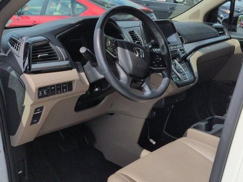 Used 2019 Honda Odyssey Elite image 9
